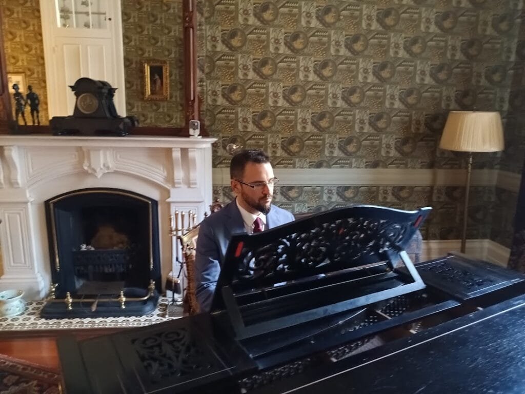 Explore Joe De Gregorio's Music, Joe De Gregorio, Joe De Gregorio's Piano and Vocal,Conditions de Vente, Protégez votre Entreprise, Conditions Générales de Vente, CGV pour Entreprises, music, piano lesson, piano tutorial, jazz, developing jazz variations, jazz variations
